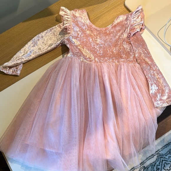 Flofallzique Other - Stunning girls dress worn once size 7